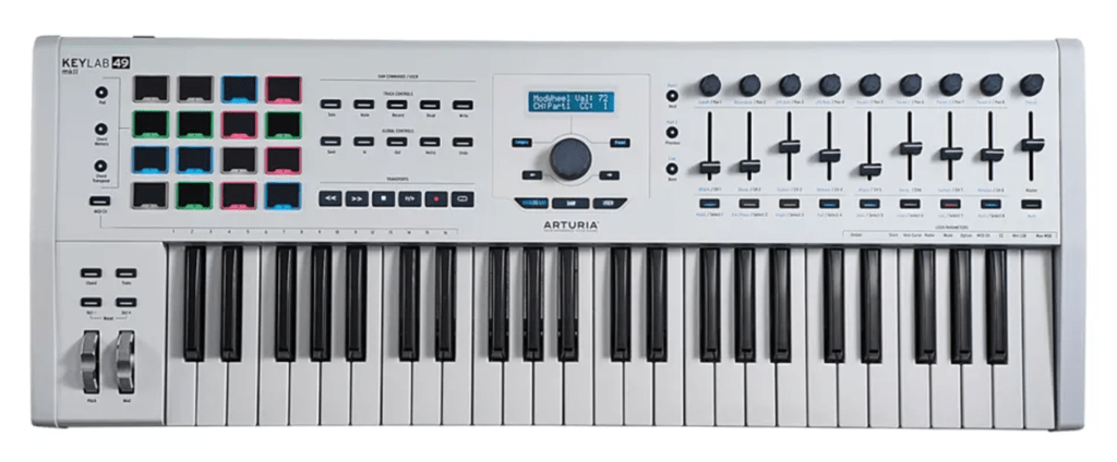 Le clavier MIDI Arturia KeyLab 49 MkII est un contrôleur MIDI super complet.